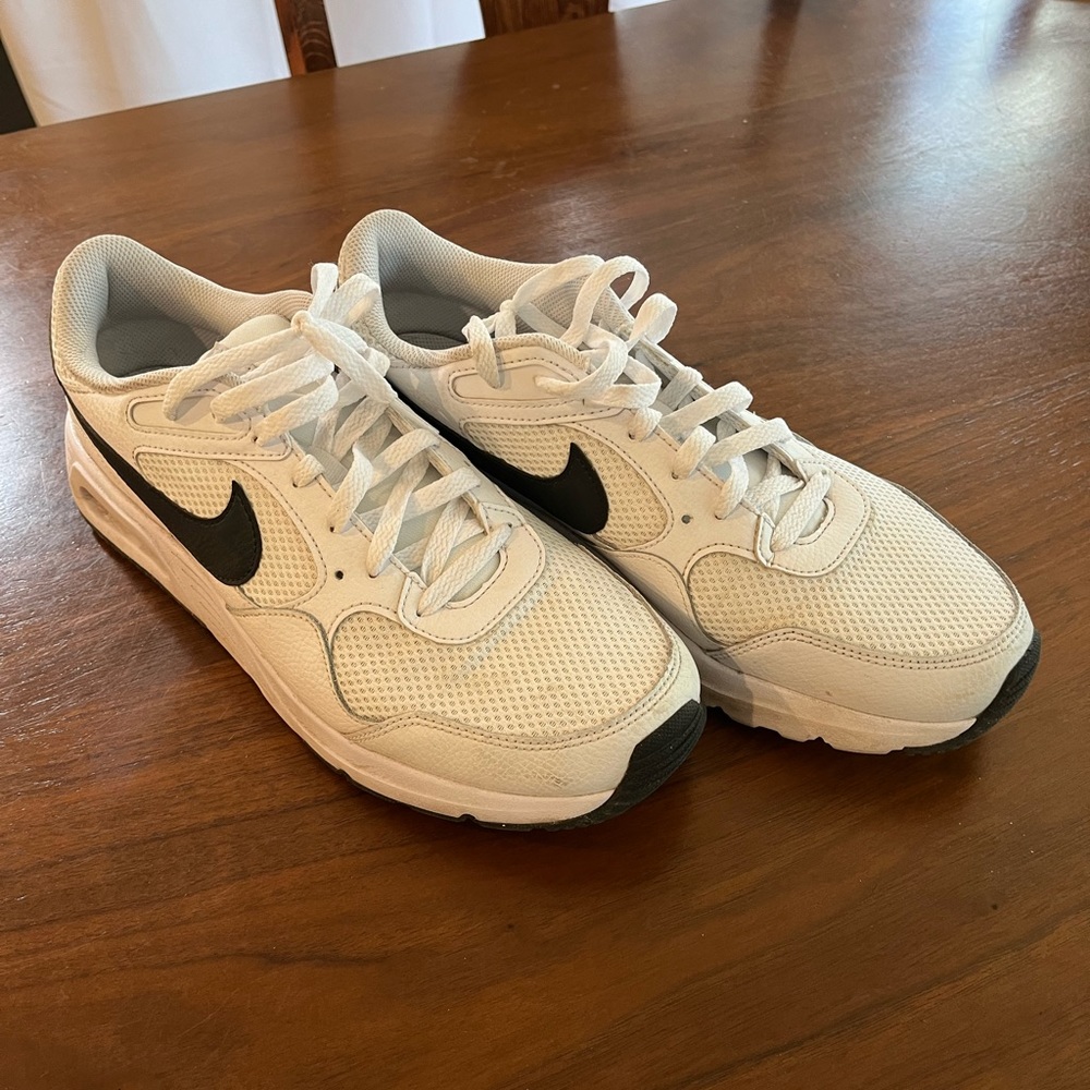 Nike Air Max SC Shoes White Black CW4555-102 Mens Size 10 Great Condition
